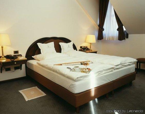 Hotel Kasteel Solhof Aartselaar Habitación foto